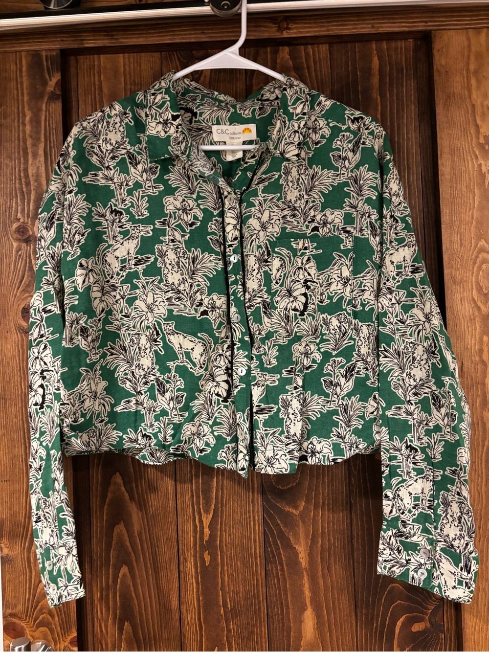 C&C California Linen Crop Shirt with Jungle Print Long Sleeve Button-down Large